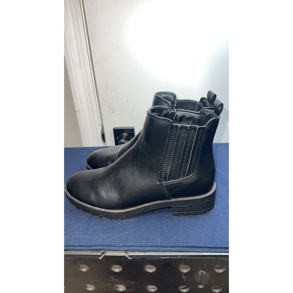 Time & Tru | Black Chelsea Ankle Boots Faux Leather Side Zip Lug Sole | Size 8